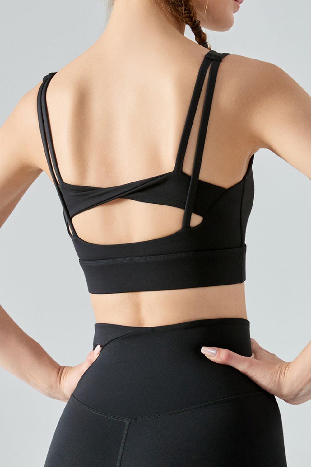 CUT IT OUT twisted bra - Lamoille Yoga
