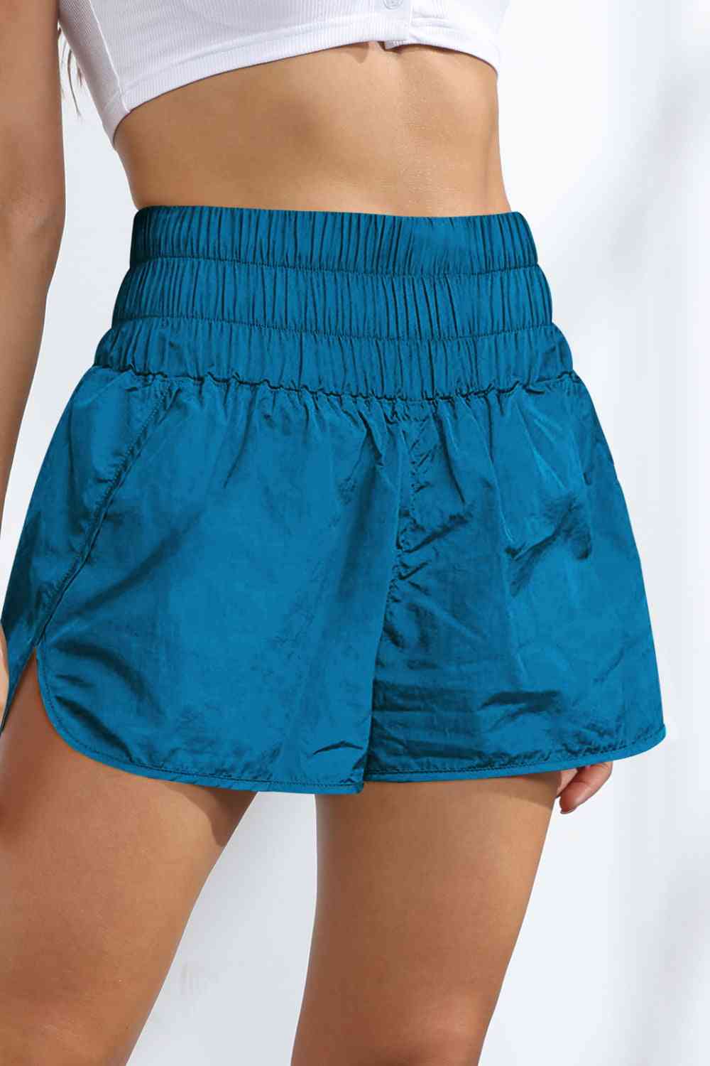 LAILA shorts