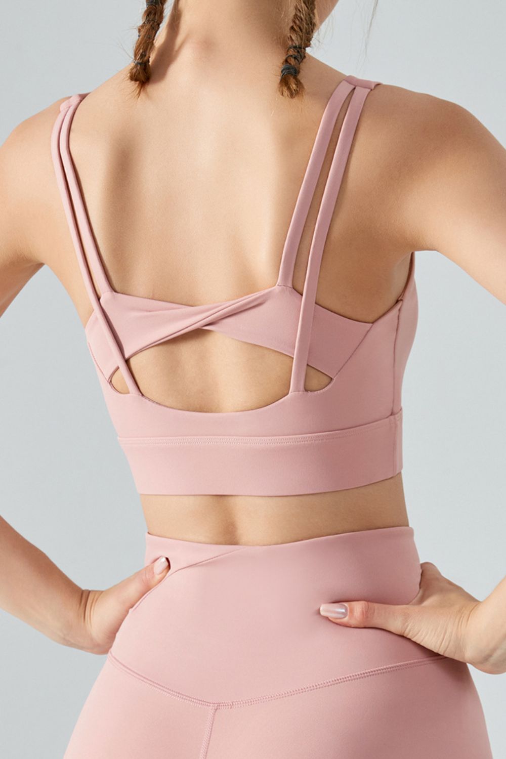 CUT IT OUT twisted bra - Lamoille Yoga