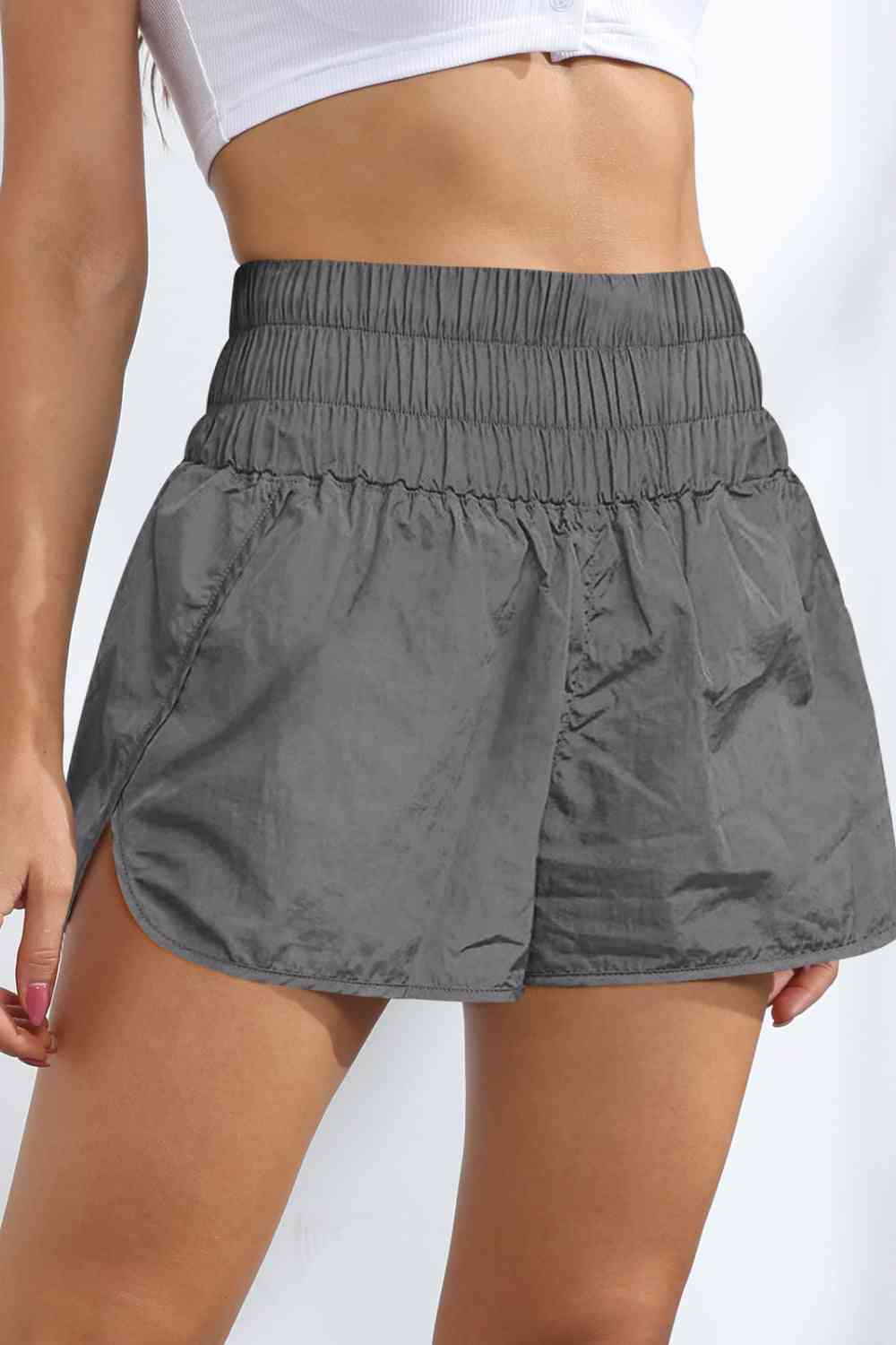 LAILA shorts