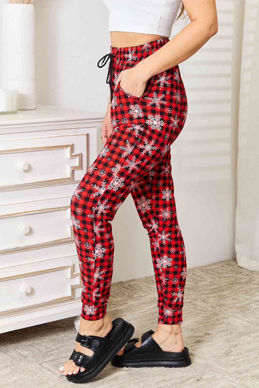 LET IT SNOW joggers