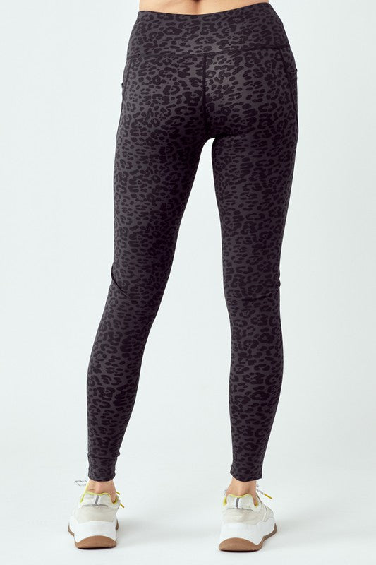 WILDLUST black leopard leggings