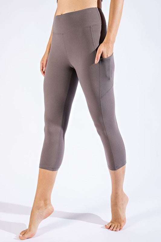 FAST & FREE capri leggings